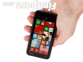 Nokia Lumia 620 smartphone photo 2