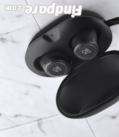 BeoPlay E8 wireless earphones photo 3